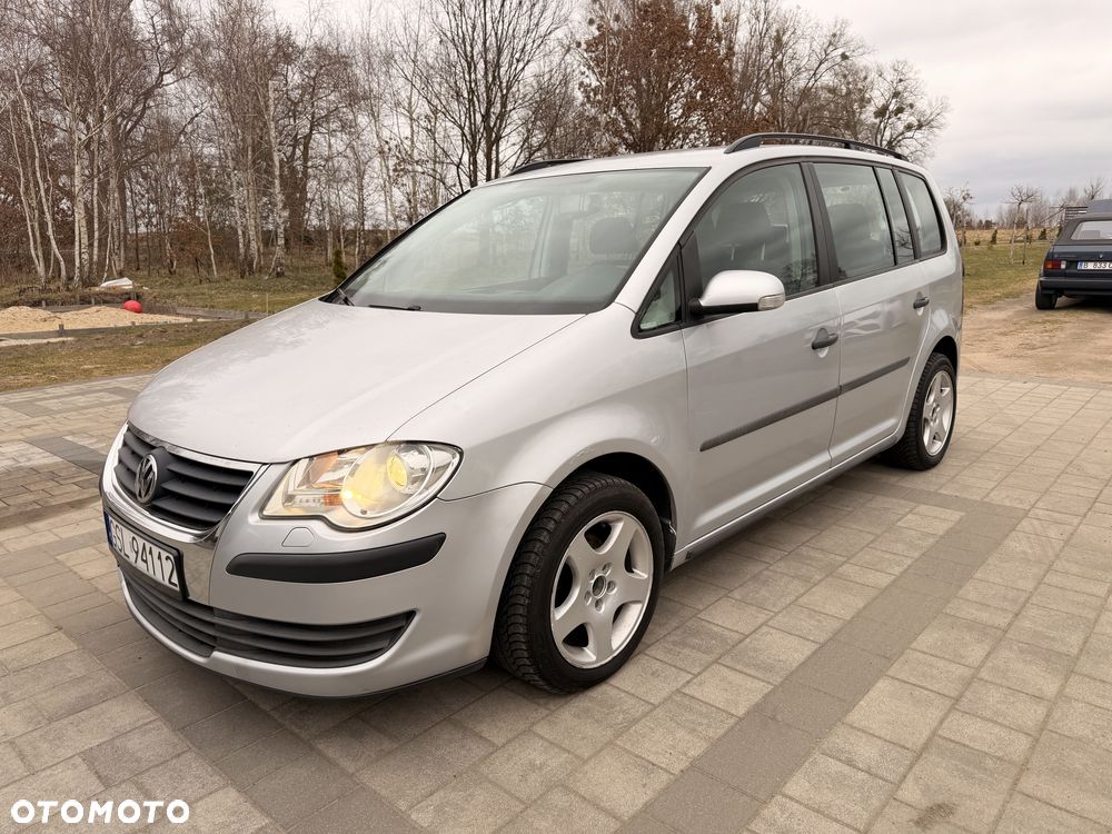 Volkswagen Touran - 1