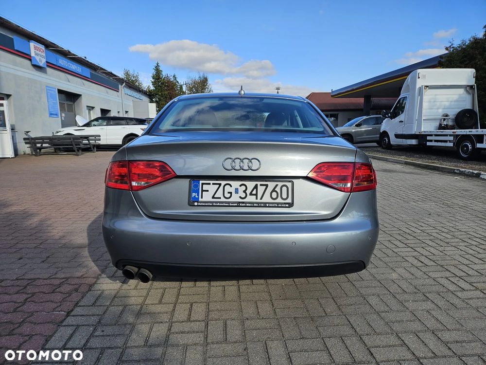 Audi A4 Limousine - 3