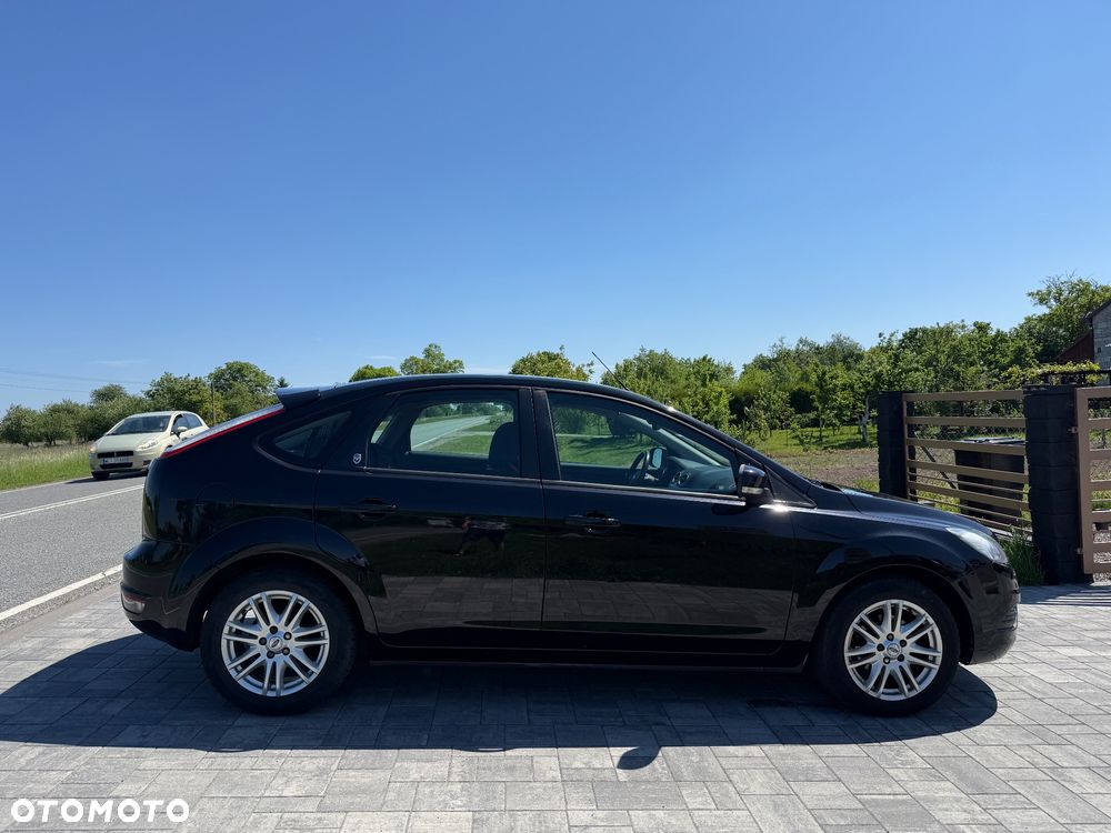 Ford Focus 1.6 16V Ghia - 27