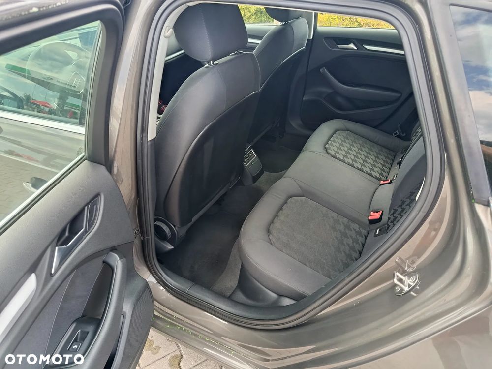 Audi A3 Sportback 1.6 TDI Ambiente - 7