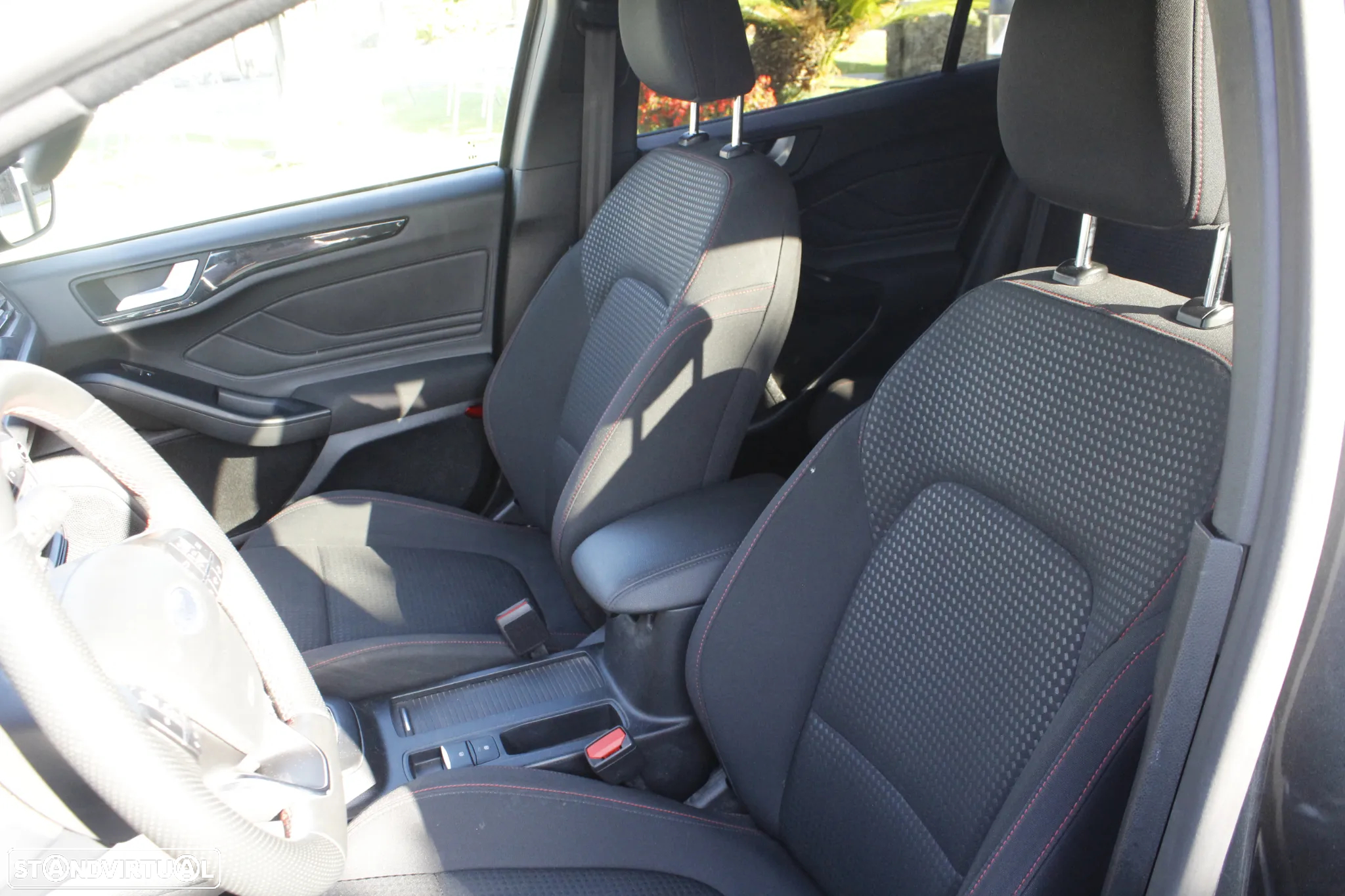 Ford Focus 1.0 EcoBoost MHEV ST-Line - 22