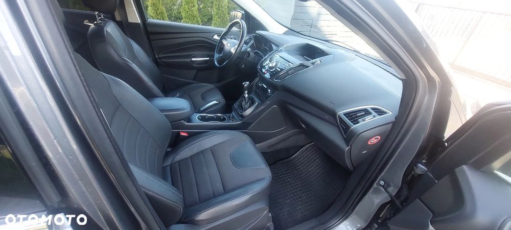 Ford Kuga 1.6 EcoBoost 2x4 Titanium - 11