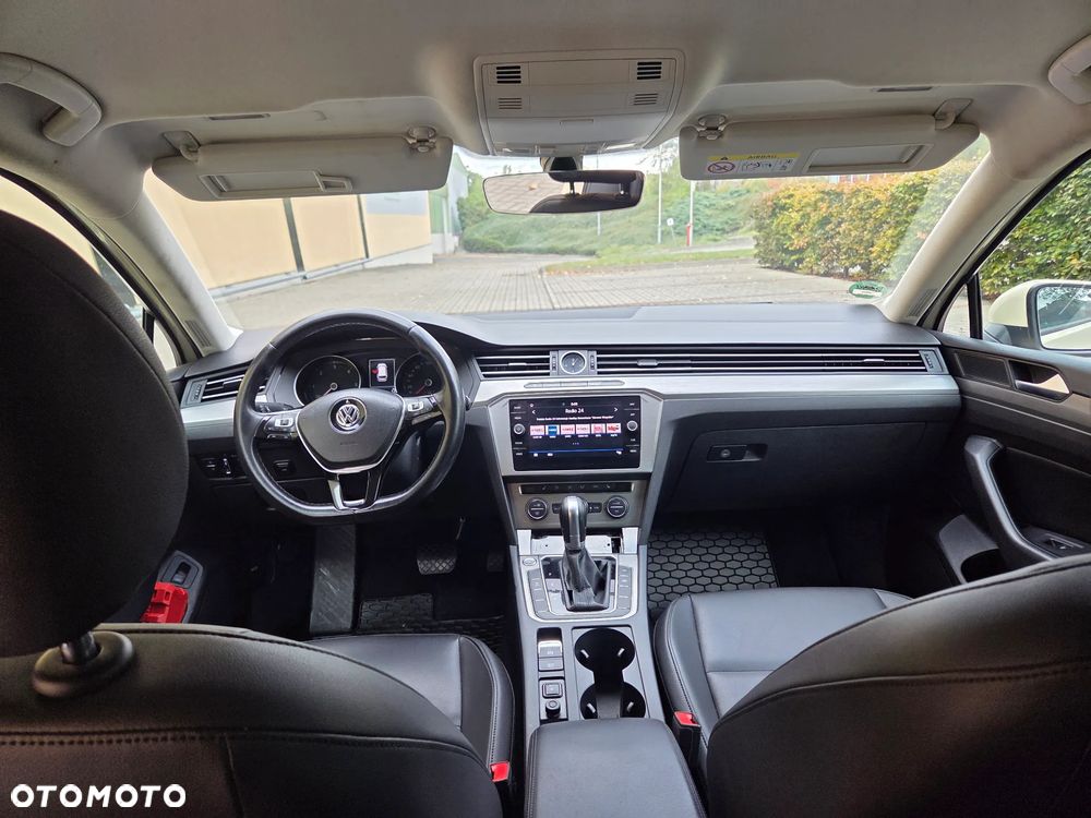 Volkswagen Passat - 13