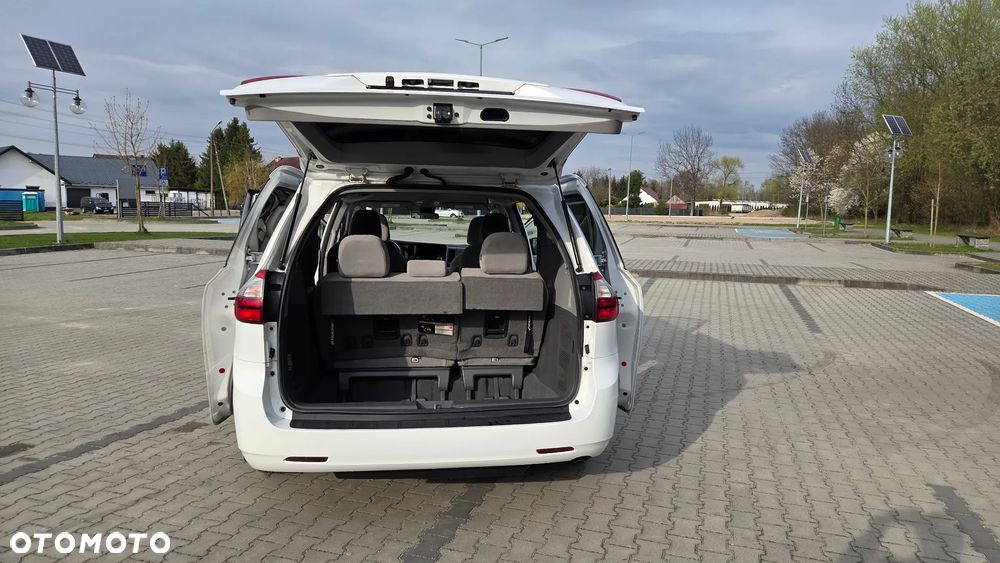 Toyota Sienna - 21