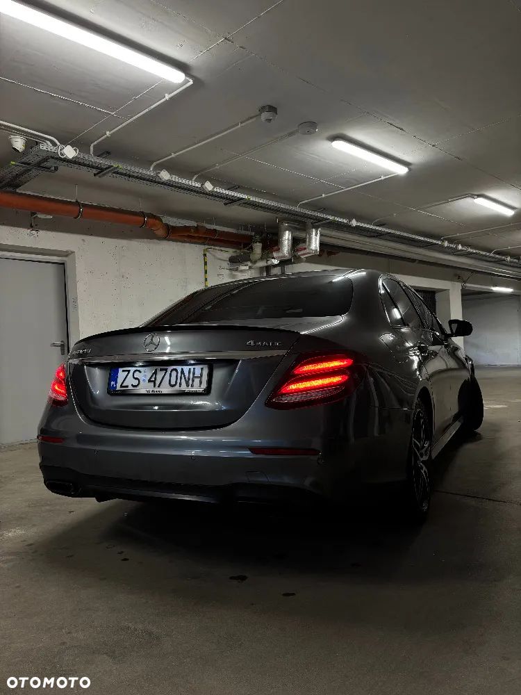 Mercedes-Benz Klasa E 220 d 4-Matic 9G-TRONIC - 4