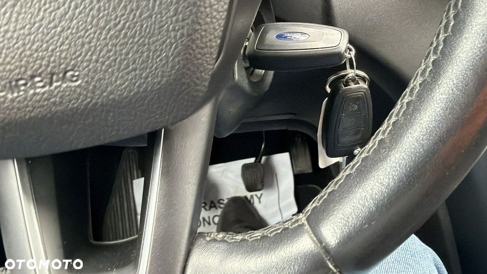 Ford C-MAX 1.5 TDCi Start-Stop-System Titanium - 24