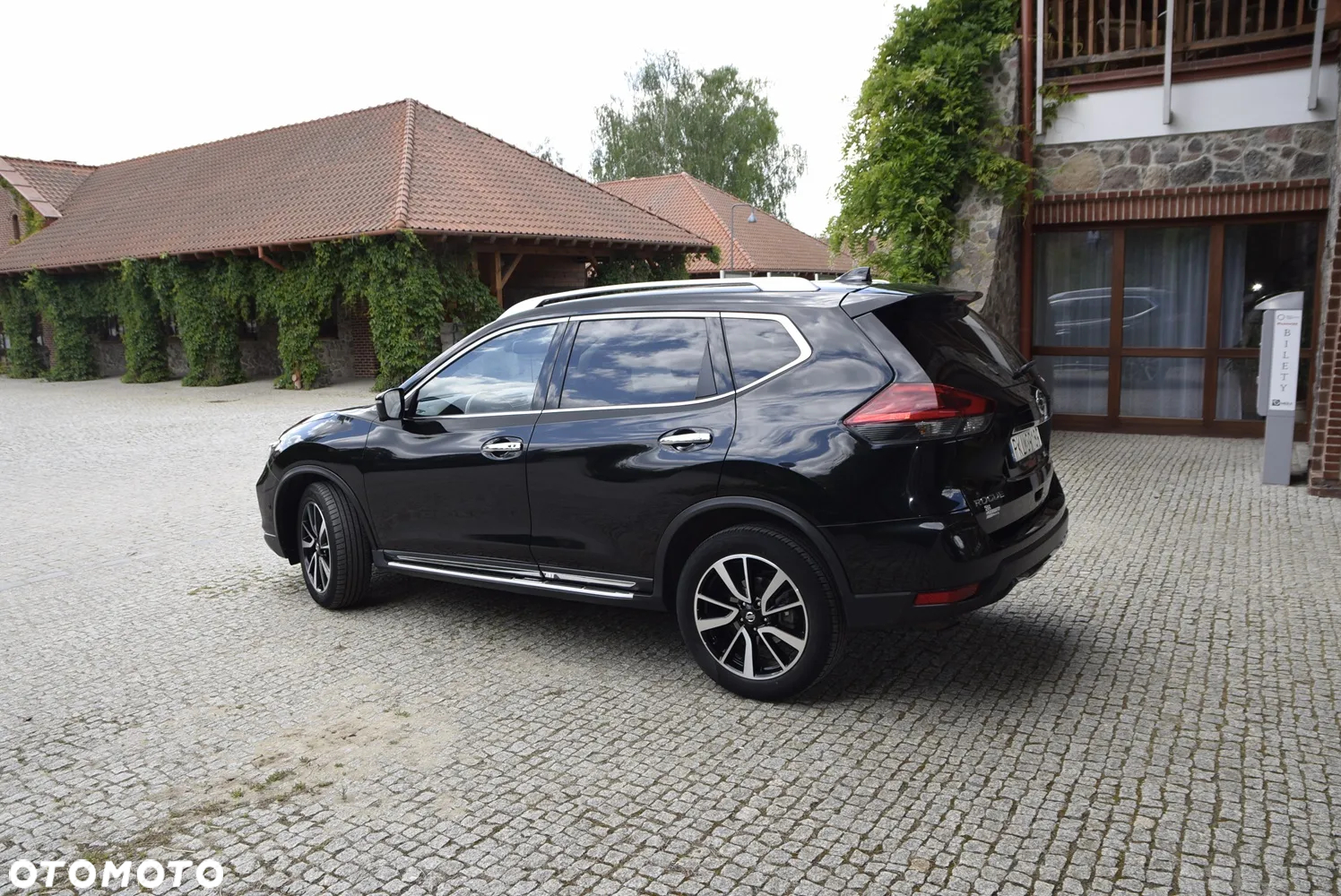 Nissan Rogue - 15