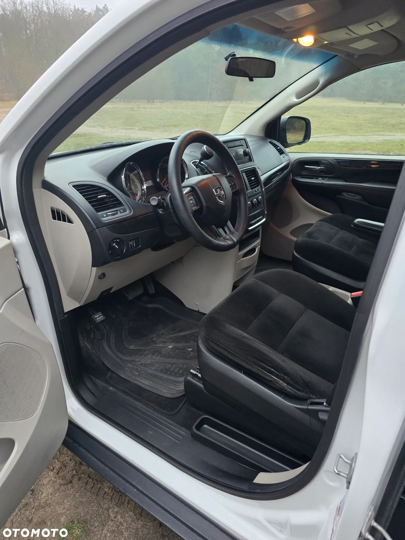Dodge Grand Caravan - 7