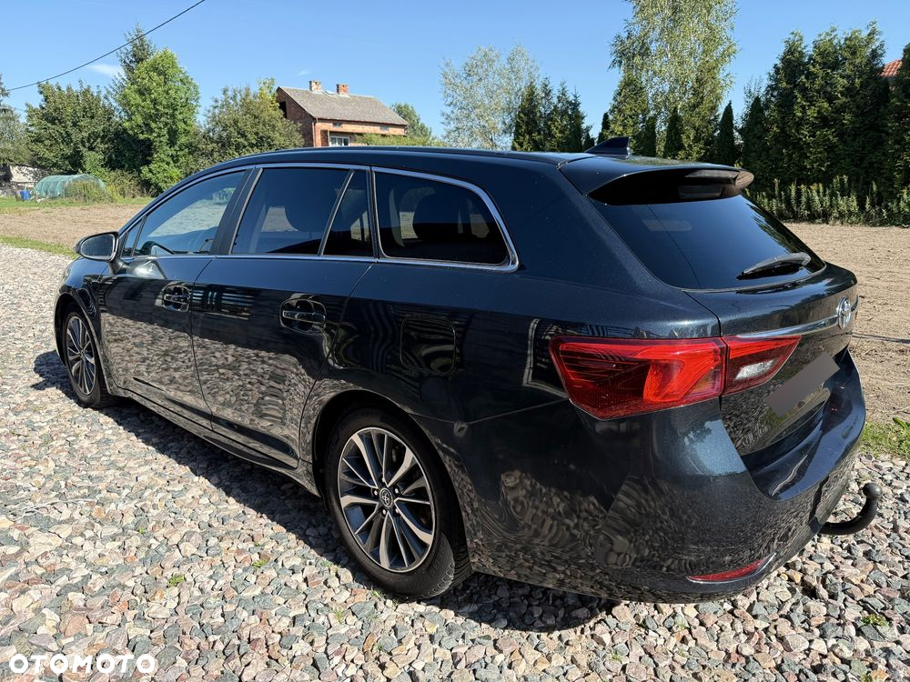 Toyota Avensis Combi 1.8 Multidrive S Edition - 3