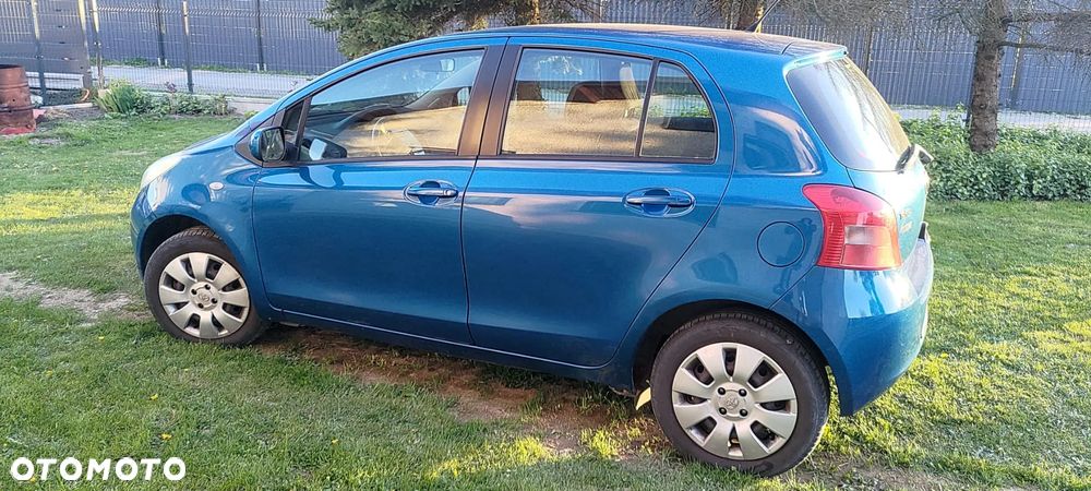 Toyota Yaris 1.3 - 11