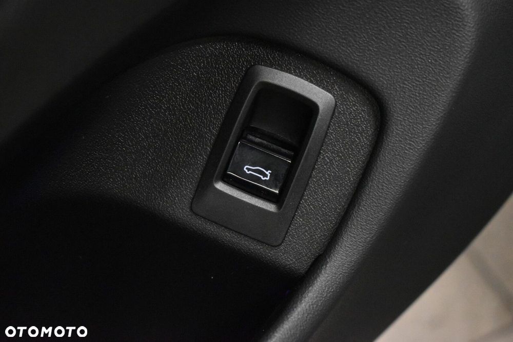 BMW Seria 5 520d xDrive mHEV M Sport - 11