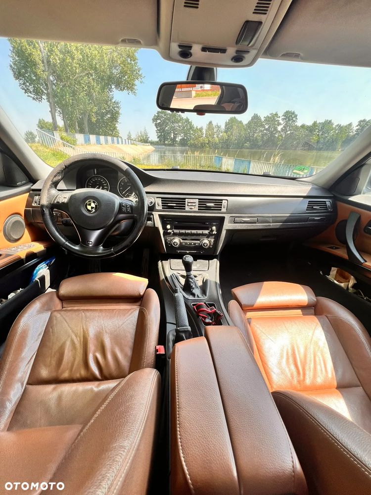 BMW Seria 3 330i - 8