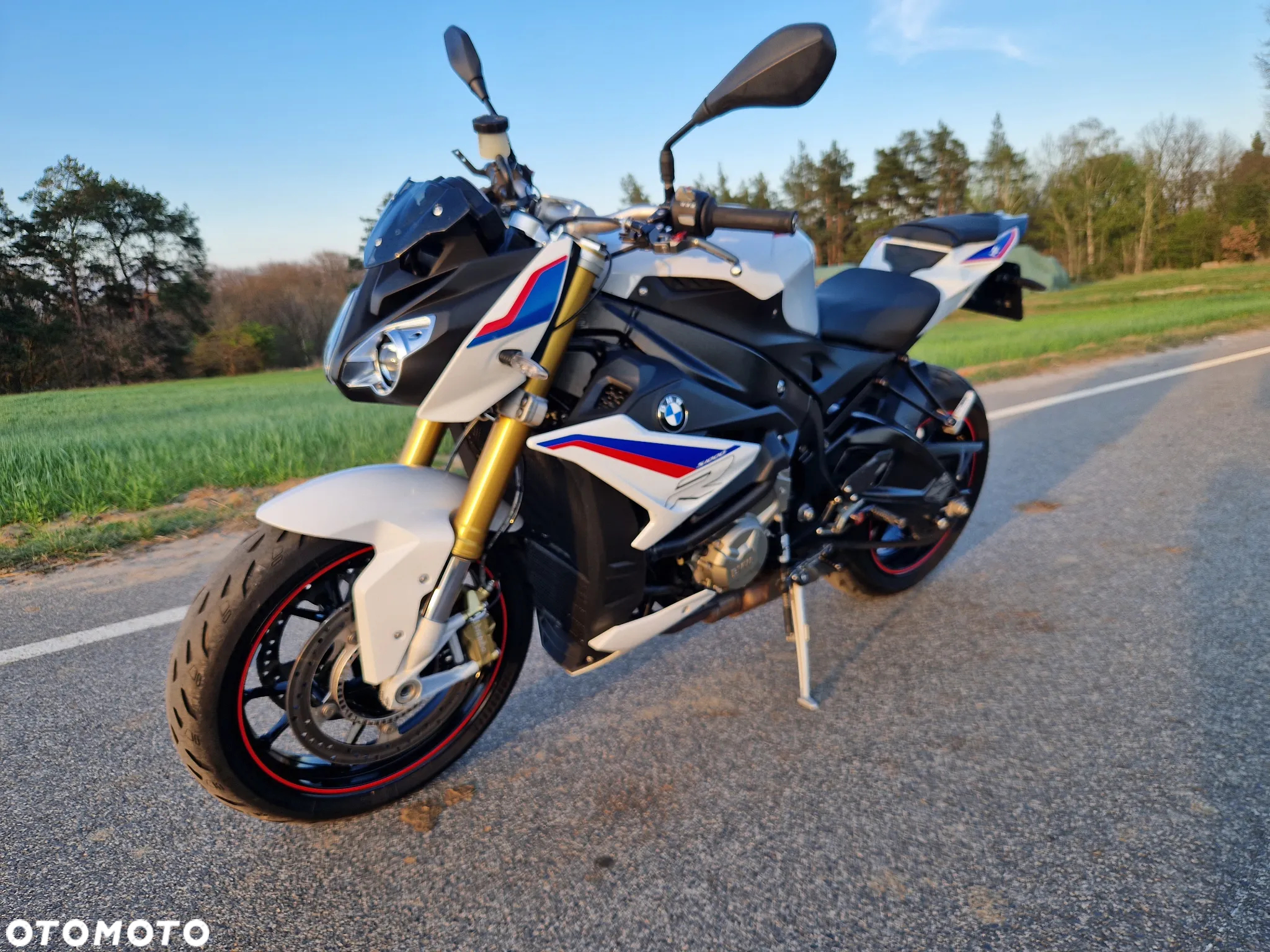 BMW S - 6