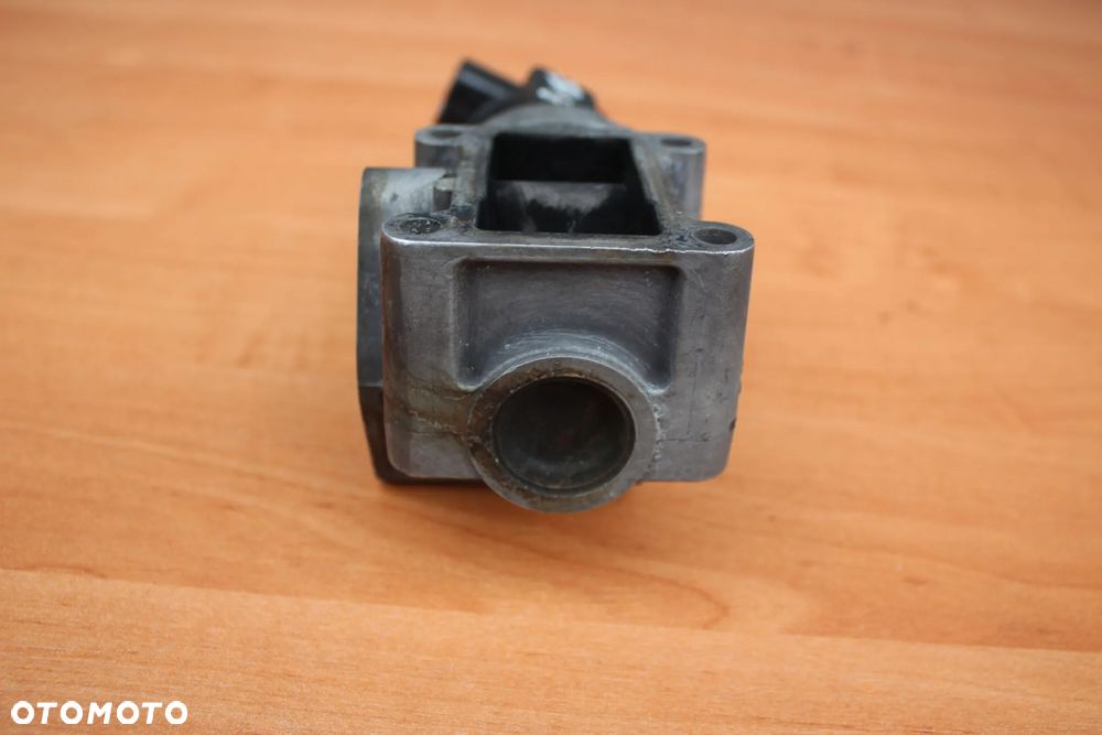 ZAWÓR EGR OPEL ASTRA H ZAFIRA B VECTRA C SIGNUM 1.9 CDTI 150 KM 55215031 - 4