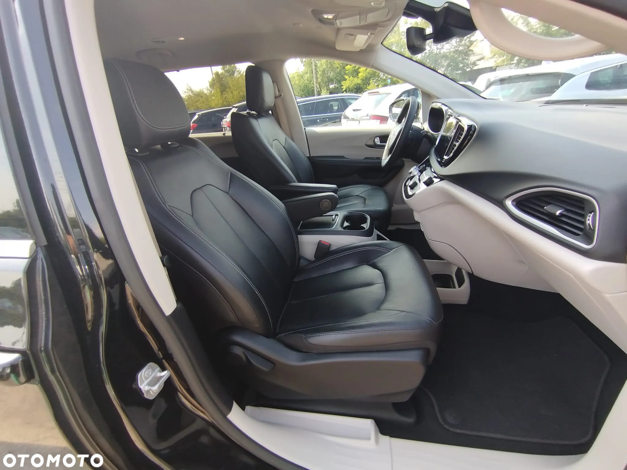 Chrysler Pacifica - 20