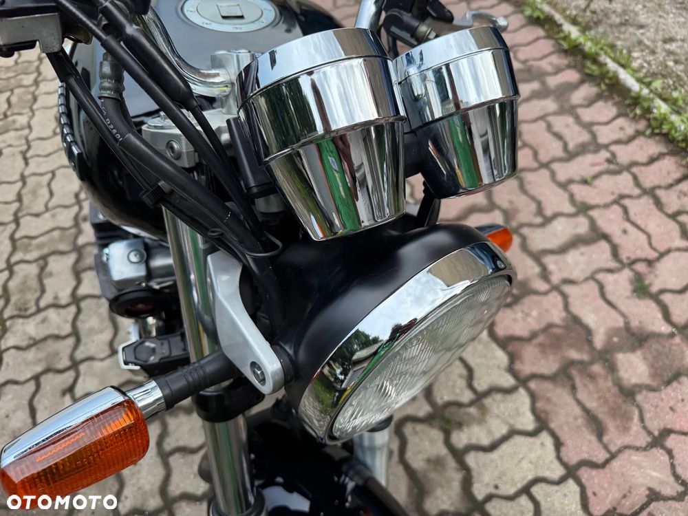 Yamaha XJR - 11