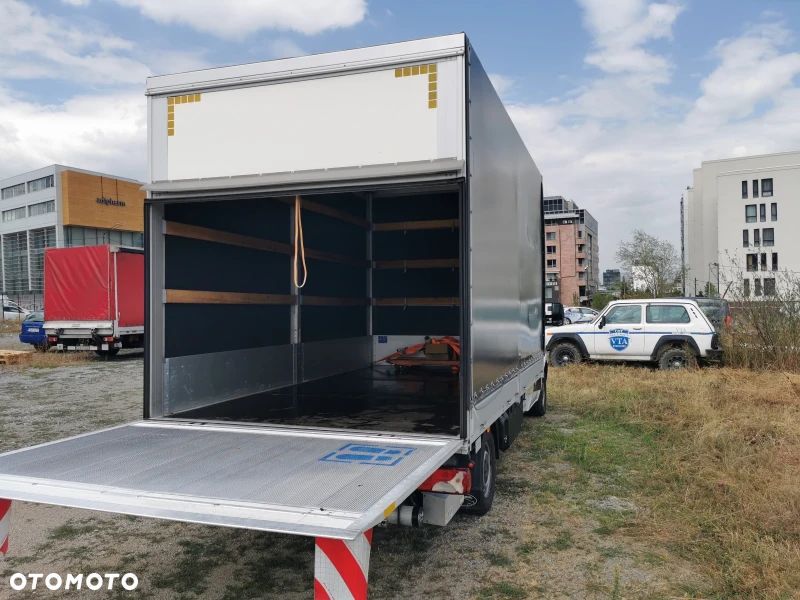 Mercedes-Benz Sprinter B907 - 3