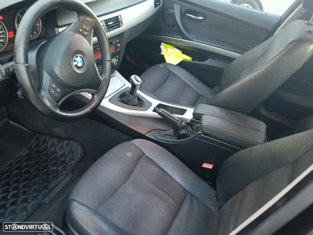 BMW 320 d Sport - 33