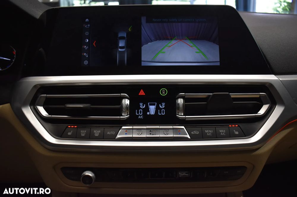 BMW Seria 3 330i Aut. Sport Line - 17