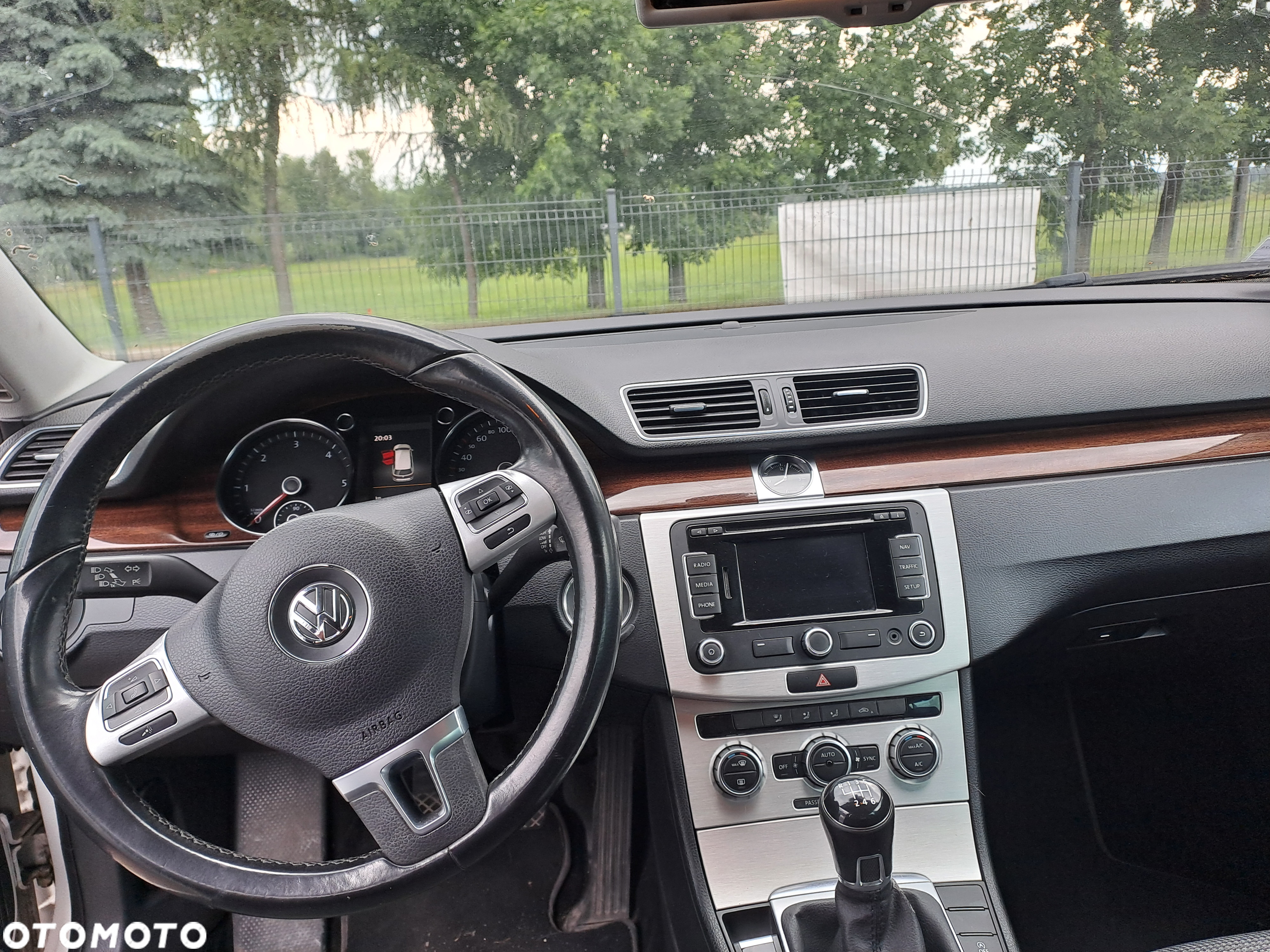 Volkswagen Passat 2.0 TDI Comfortline - 9