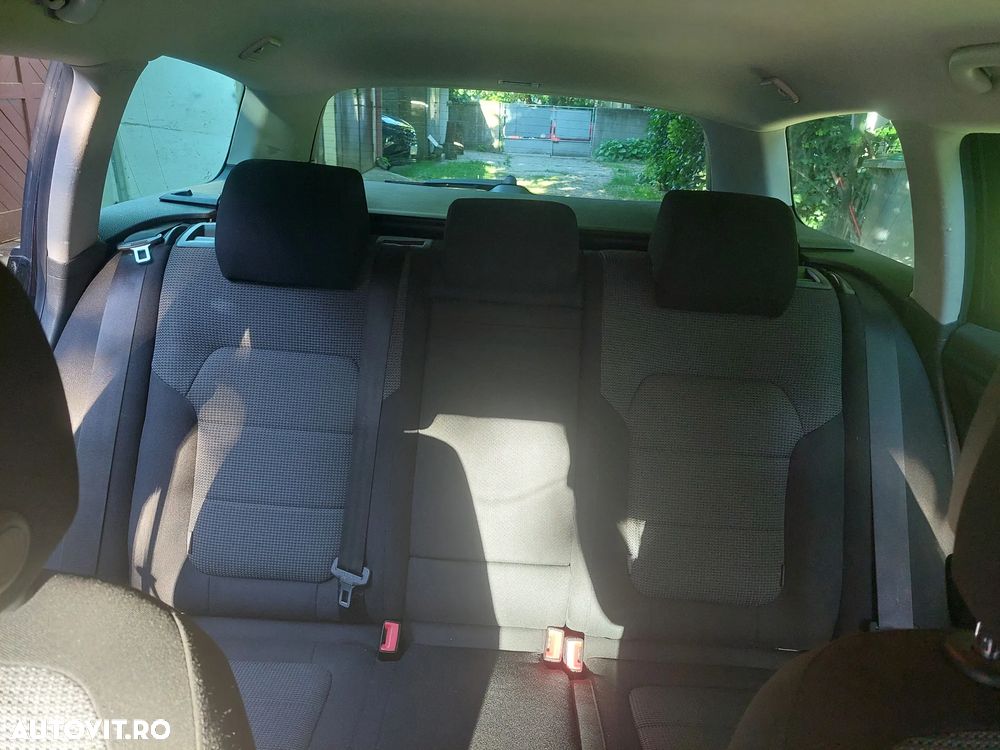 Volkswagen Passat 2.0 TDI BlueMotion Tehnology Highline - 12