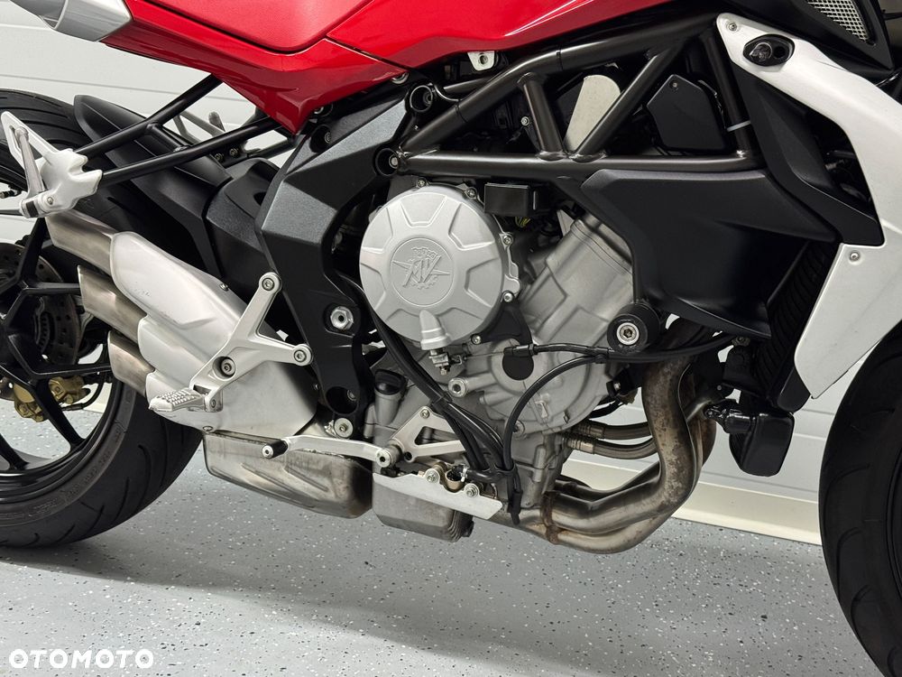 MV AGUSTA Brutale - 10