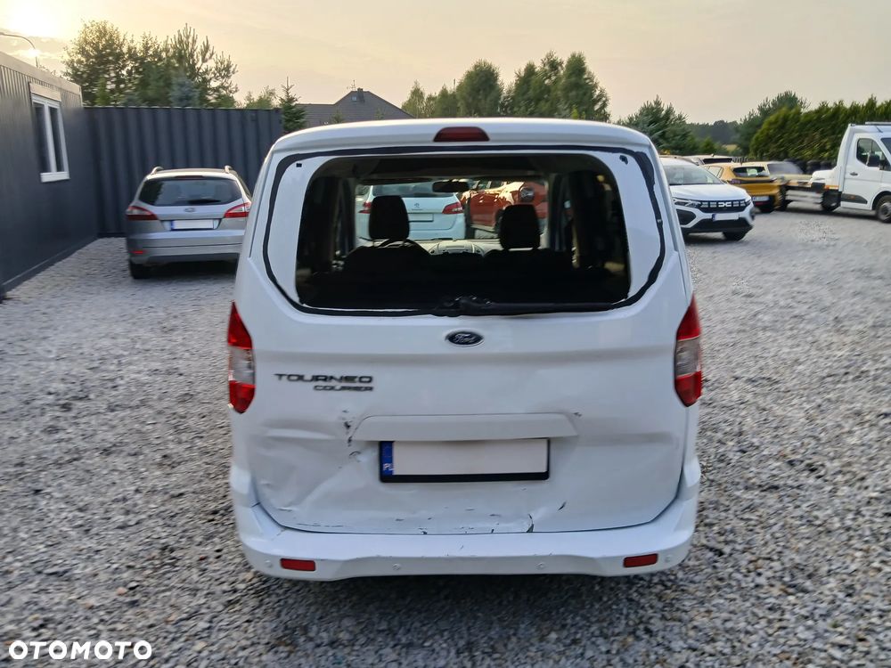 Ford Tourneo Courier 1.5 TDCi Trend - 17