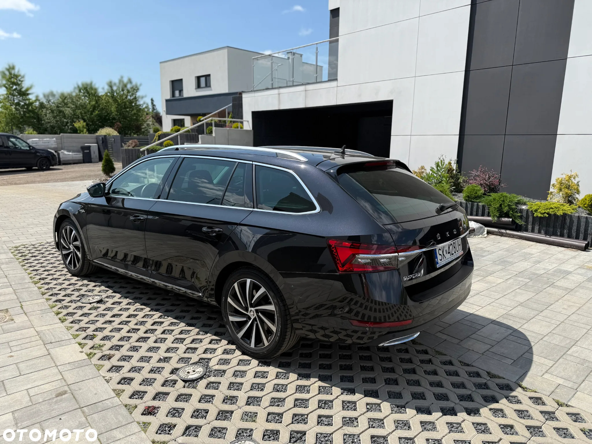 Skoda Superb 2.0 TDI SCR 4x4 L&K DSG - 8