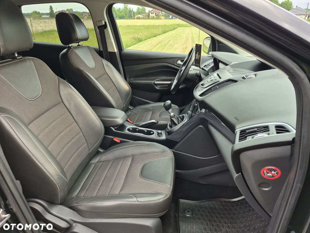 Ford Kuga 2.0 TDCi 2x4 Titanium - 17