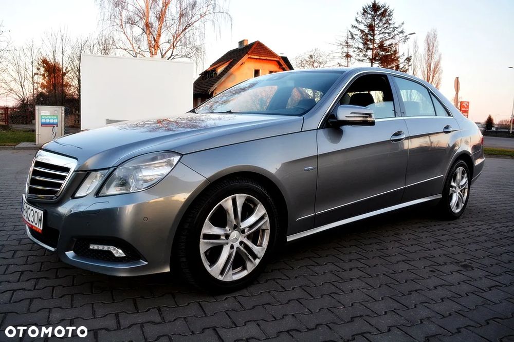 Mercedes-Benz Klasa E 350 CDI DPF 4Matic BlueEFFICIENCY 7G-TRONIC Avantgarde - 22
