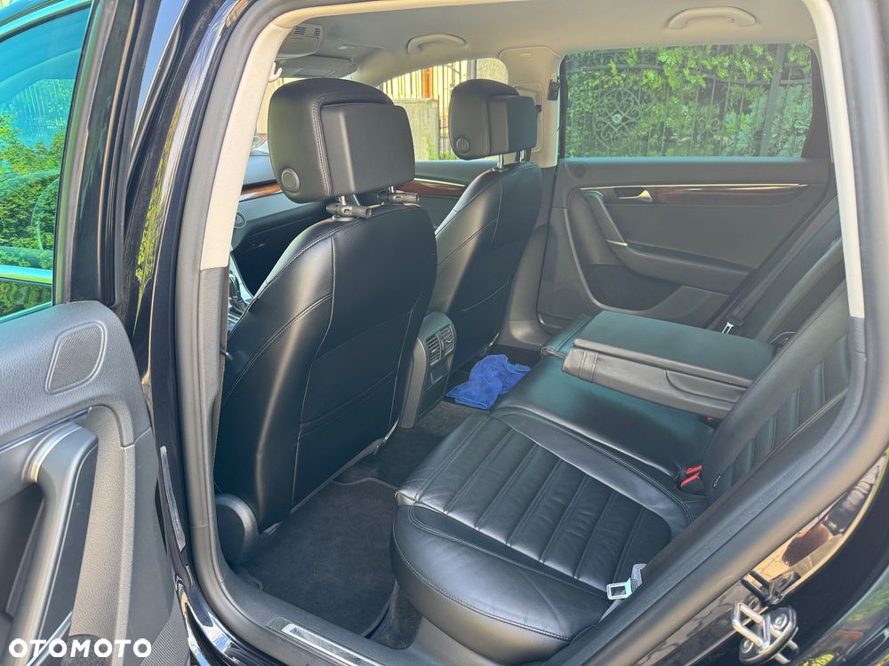 Volkswagen Passat Variant 2.0 TDI DSG BlueMotion Technology R-Line - 13