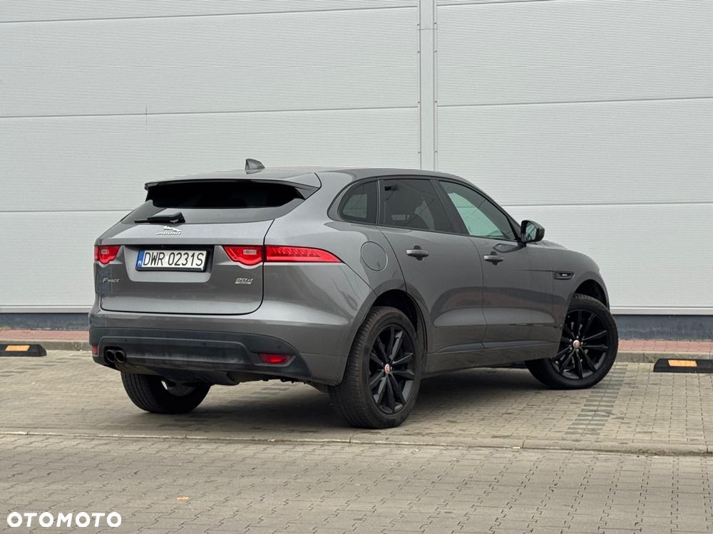 Jaguar F-Pace - 5