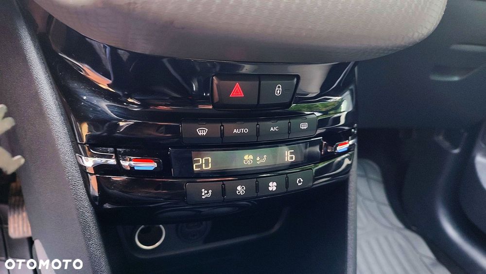 Peugeot 2008 1.2 Pure Tech Style S&S - 36