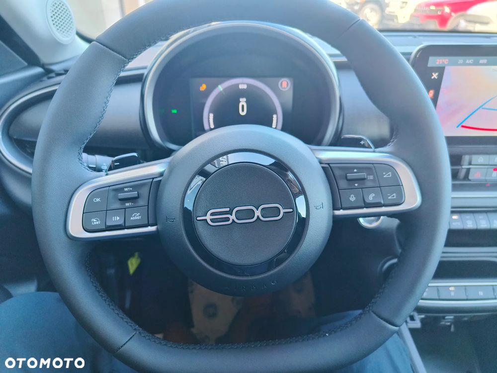 Fiat 600 1.2 Turbo Hybrid eDCT - 9