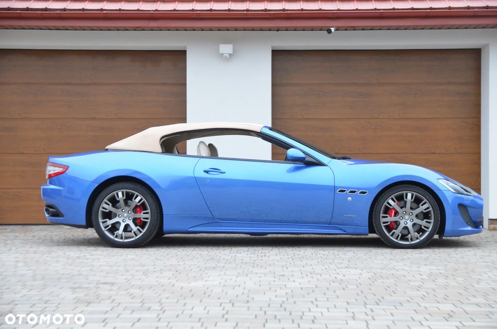 Maserati GranCabrio Sport - 12