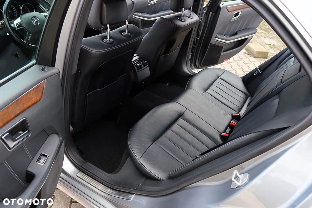 Mercedes-Benz Klasa E 200 CDI Elegance - 27