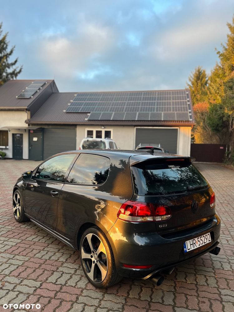 Volkswagen Golf VI 2.0 TSI GTI - 2