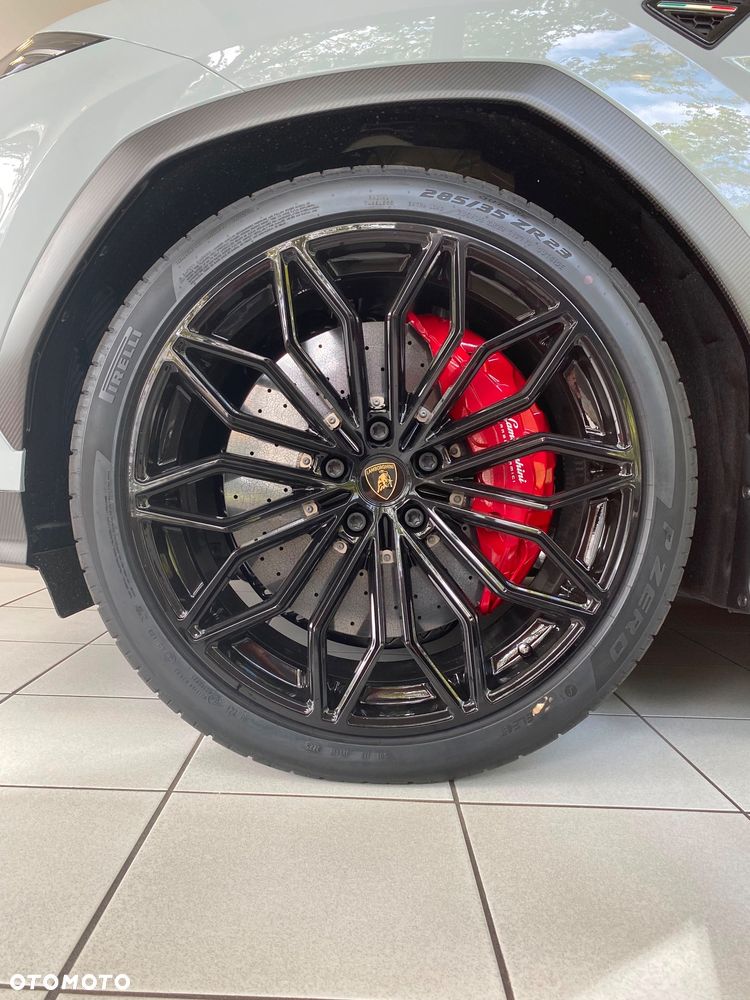 Lamborghini Urus - 7
