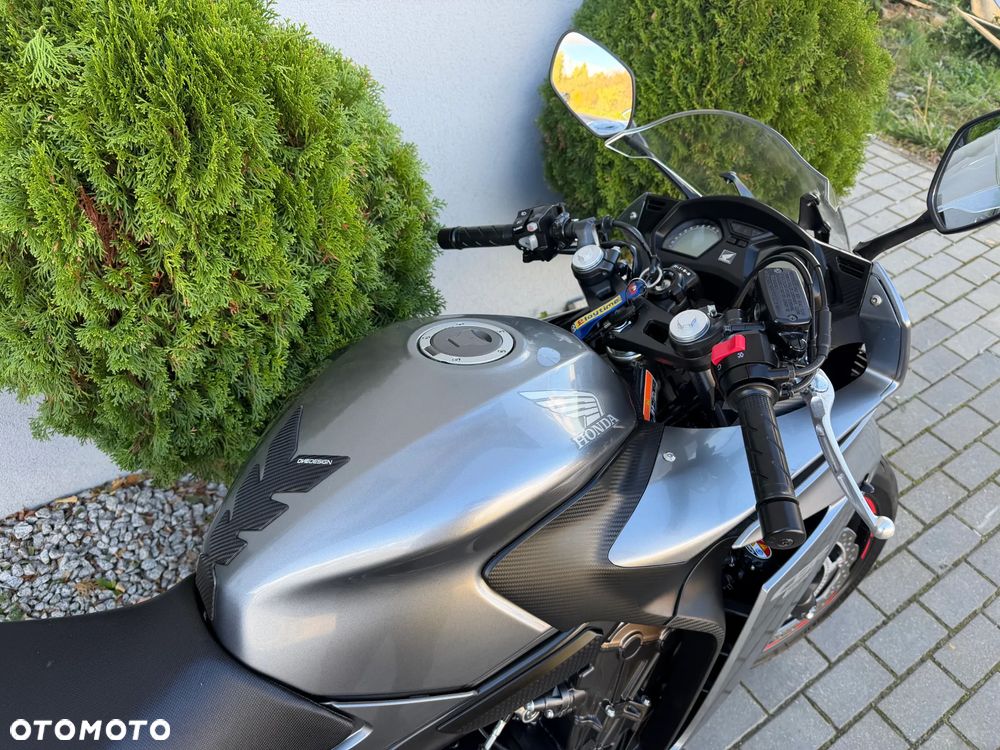 Honda CBR - 23