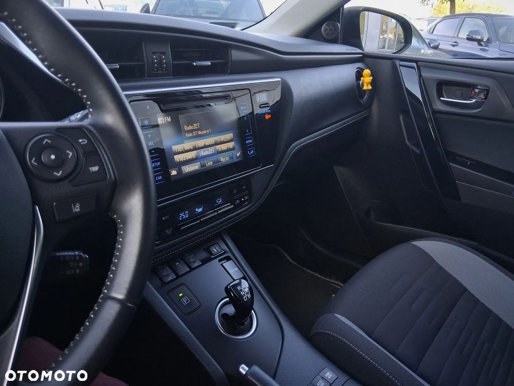 Toyota Auris Hybrid 135 Premium - 11