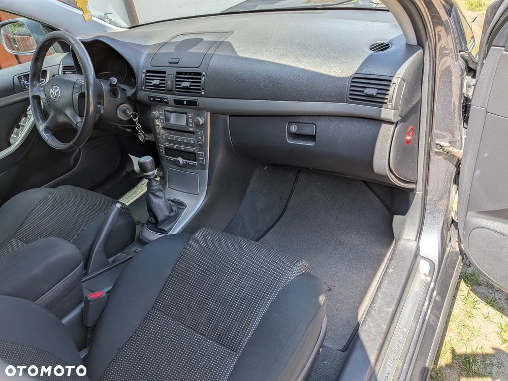 Toyota Avensis 2.0 D-4D Sol - 15