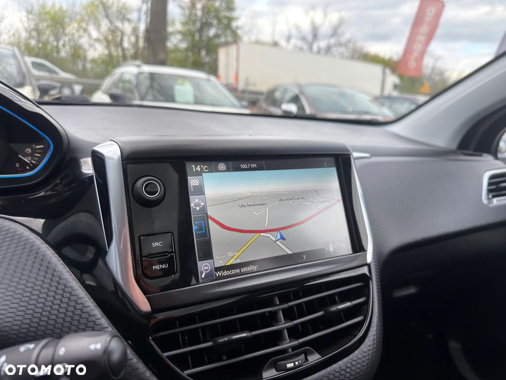 Peugeot 2008 1.2 Pure Tech GPF Allure S&S - 31