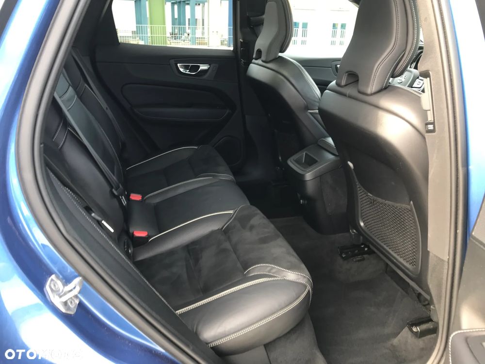Volvo XC 60 T4 R-Design - 27