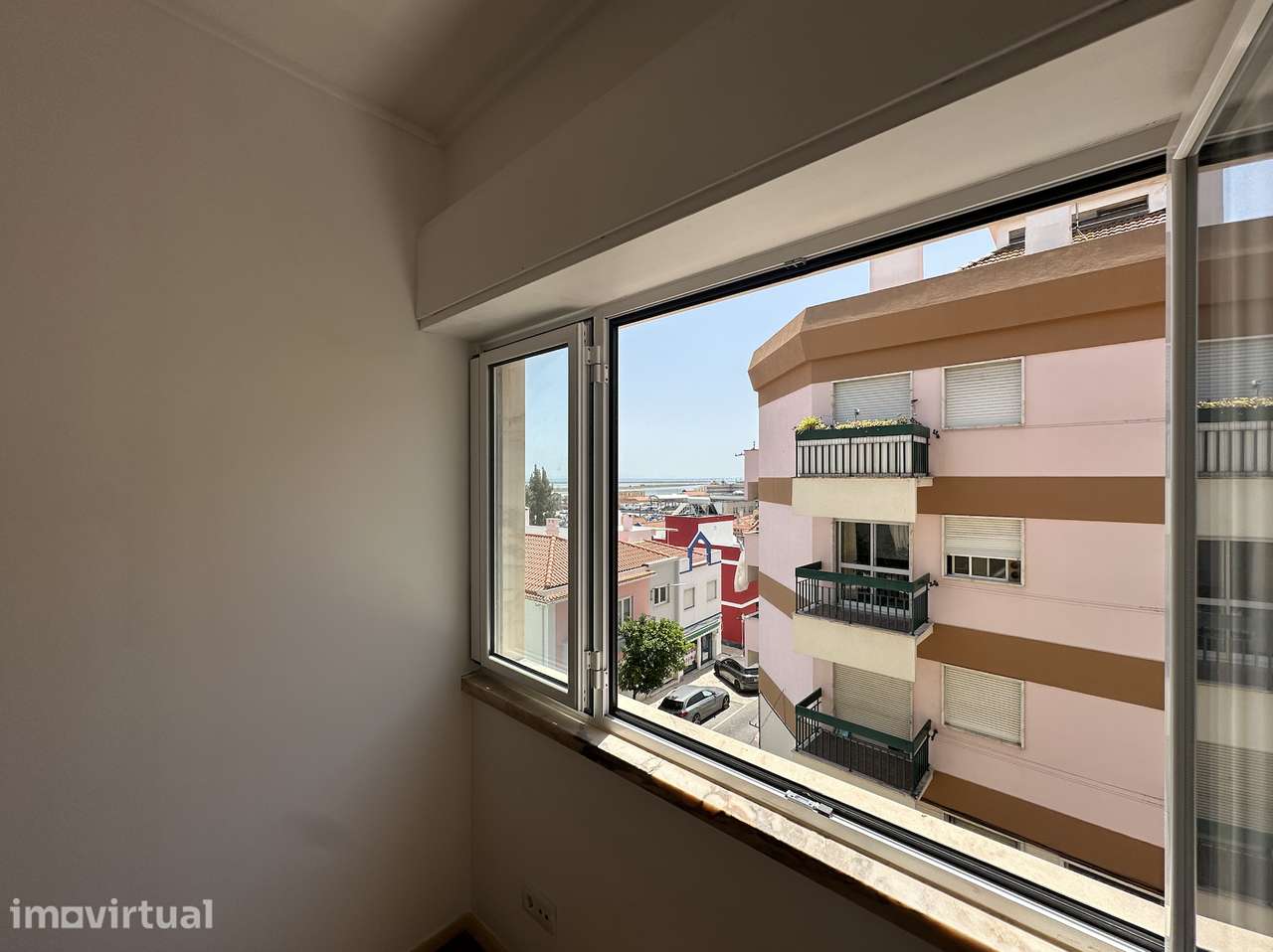 Apartamento T2 com vista, a 3 min da estação da Póvoa de Santa Iria - Grande imagem: 4/27