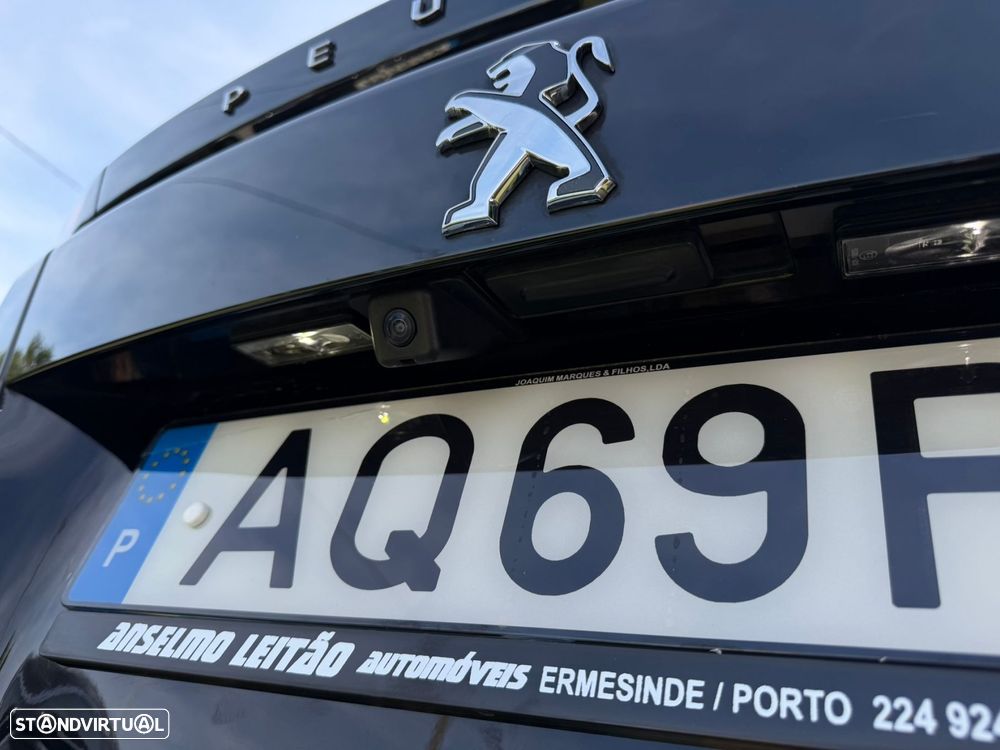 Peugeot e-2008 50 kWh GT - 11