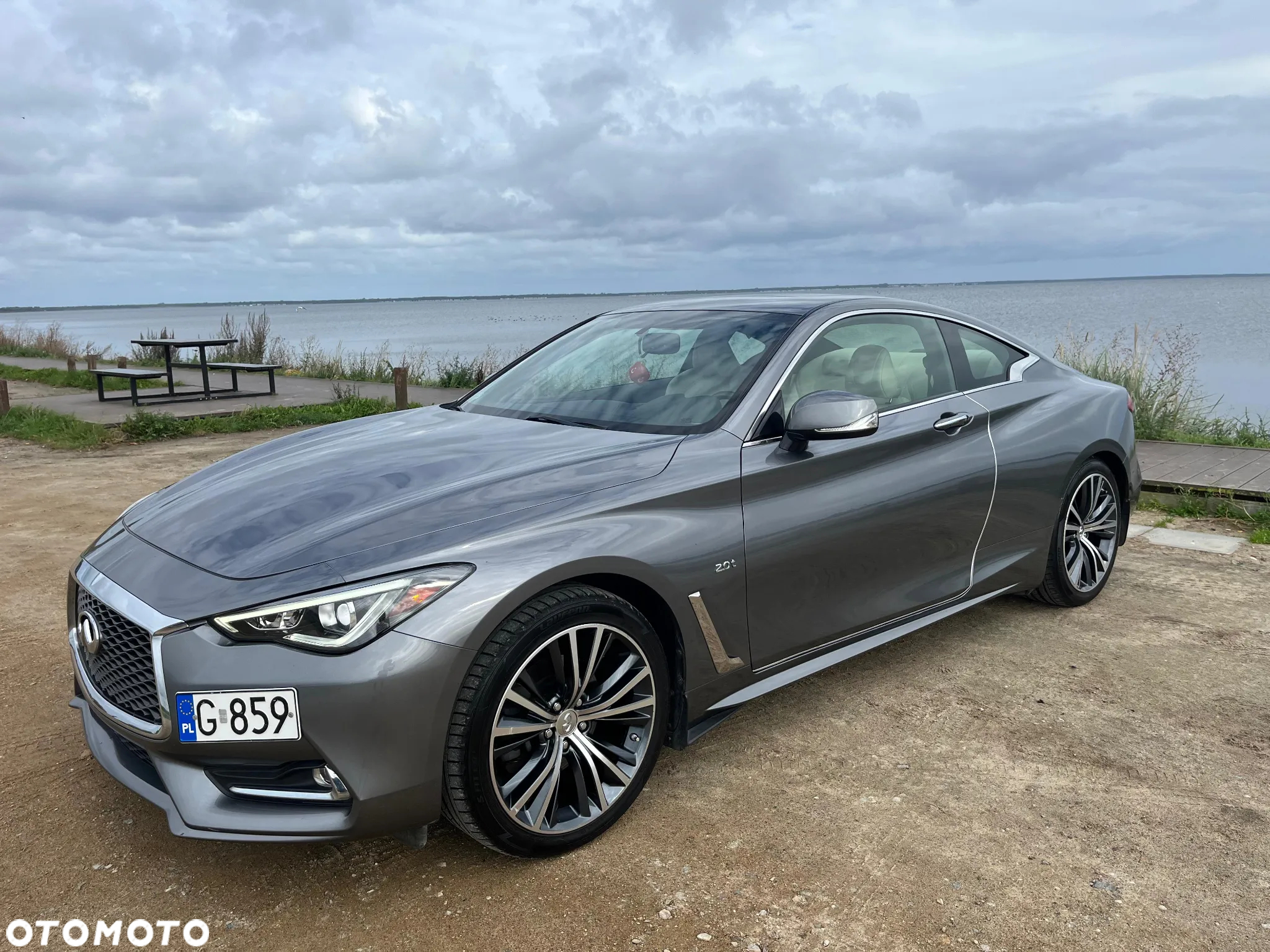 Infiniti Q60 2.0t Premium - 12