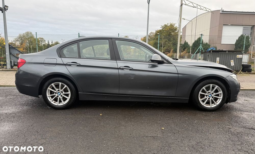 BMW Seria 3 318d Modern Line - 13