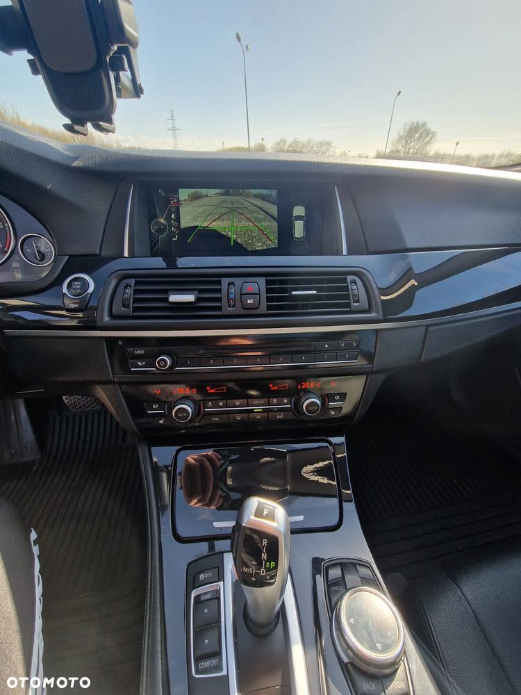 BMW Seria 5 520d - 32