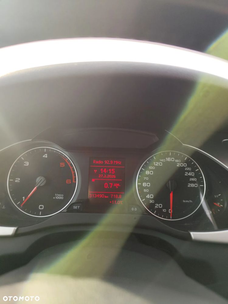 Audi A4 Limousine - 10