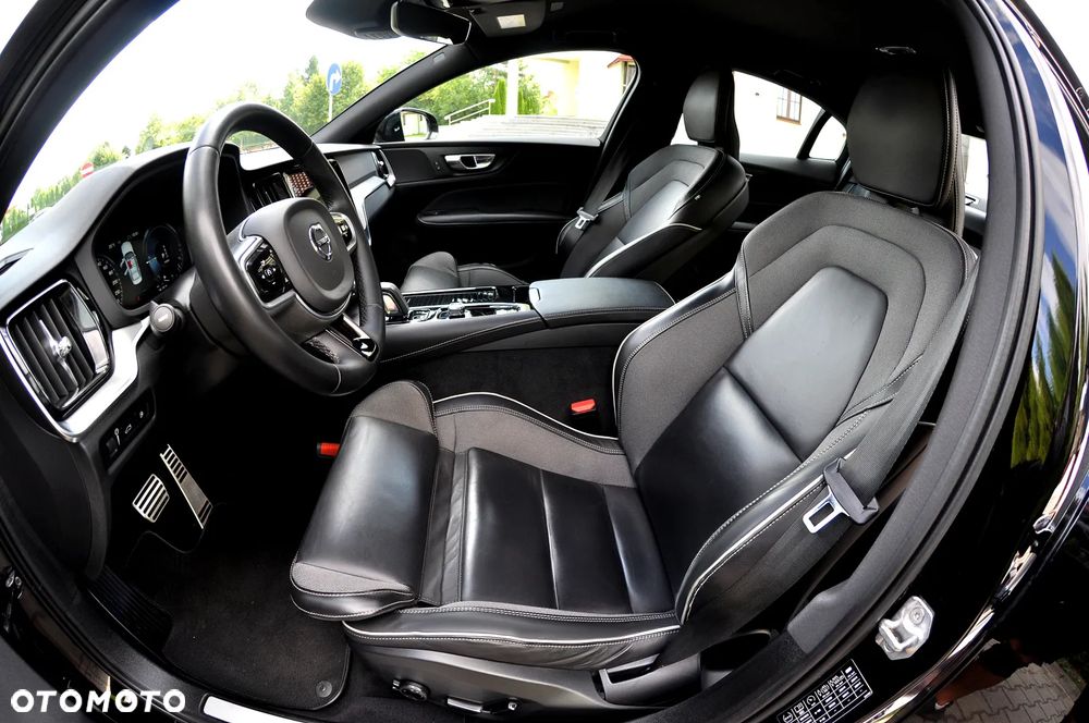 Volvo S60 T8 Recharge AWD Geartronic RDesign - 22